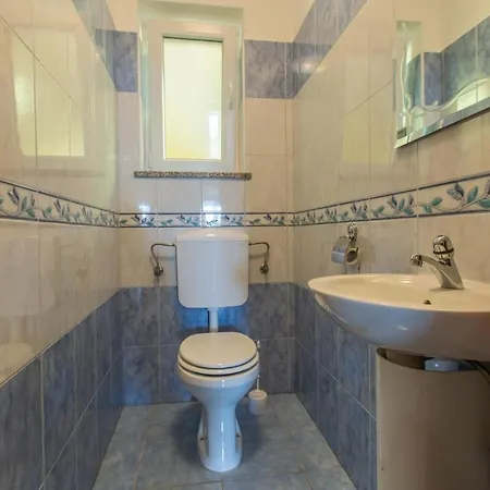 Nice In W/ 1 Bedrooms Apartment *