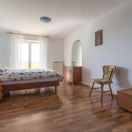 Nice In W/ 1 Bedrooms Apartment