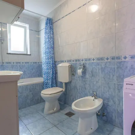 Nice In W/ 1 Bedrooms