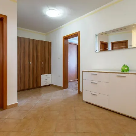 Apartment Nice In W/ 1 Bedrooms