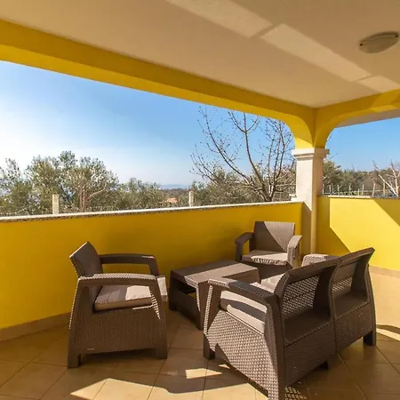 Nice In W/ 1 Bedrooms Hrvatini